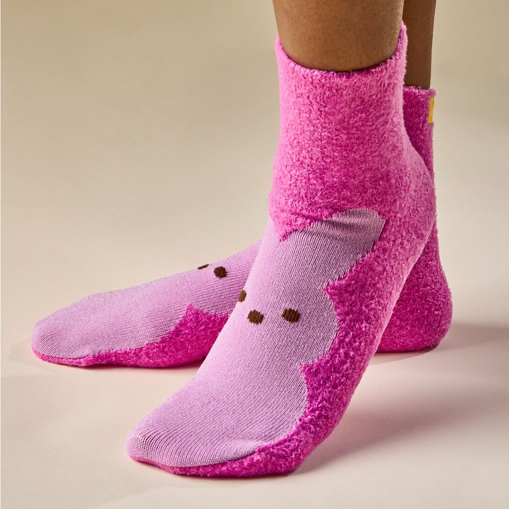 Bath & Body Works 2026 Peeps &  Shea Infused Pink. Lounge Socks